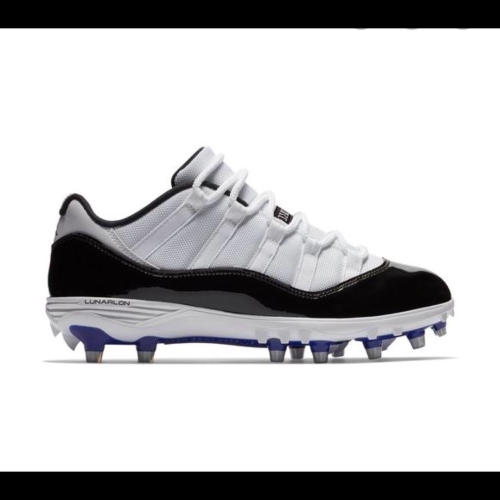 Jordan 11 Retro Low "Concord" football cleats